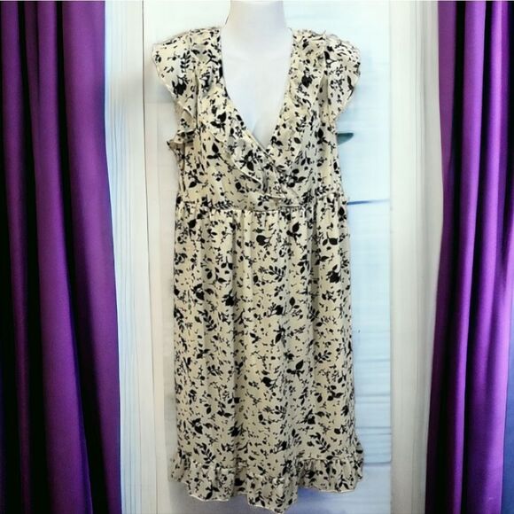 Converse One Star Cream Floral V-Neck Ruffle Dress Chiffon Midi Skater Girl Chic - Picture 3 of 9